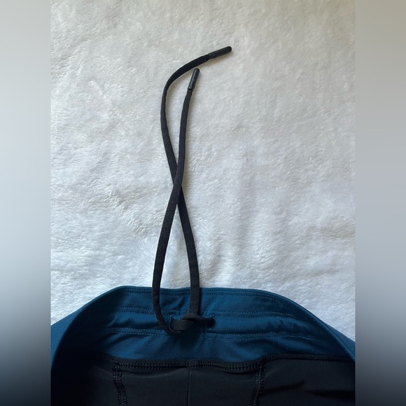 Lululemon License to Train Shorts 10” Blue Lined Size L Adjustable Drawstring - Picture 8 of 12